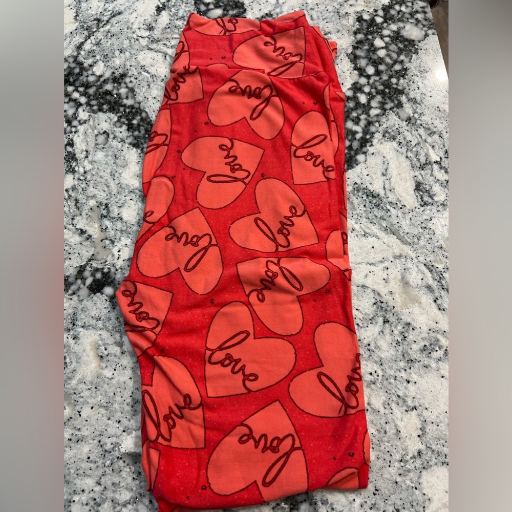 LuLaRoe Valentines Legg Size OS